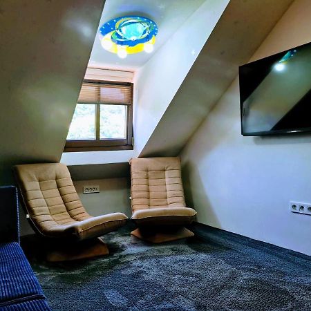Cezari Aparthotel Braşov Exteriör bild