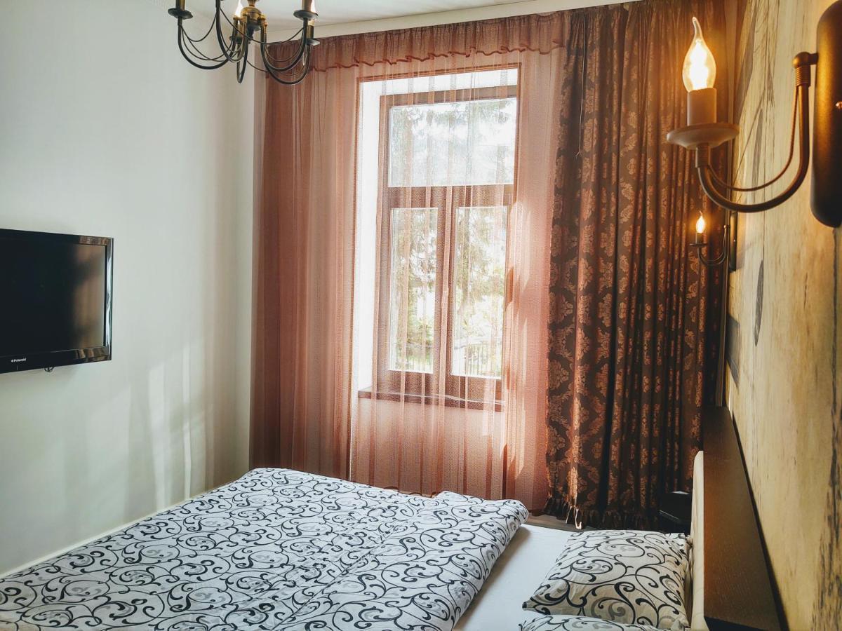 Cezari Aparthotel Braşov Exteriör bild
