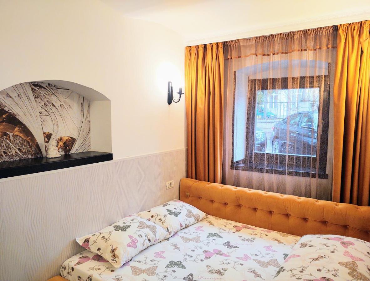 Cezari Aparthotel Braşov Exteriör bild