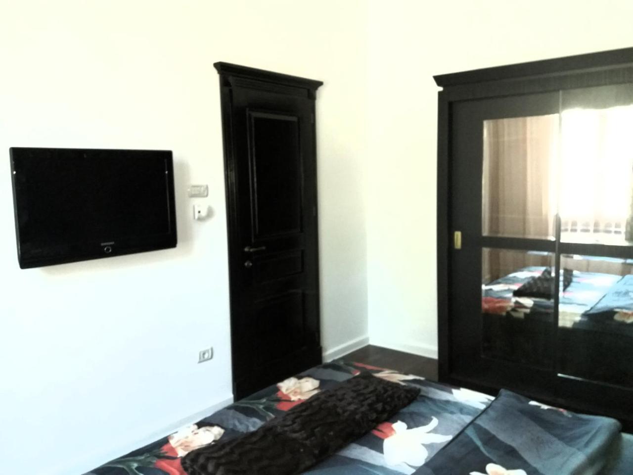 Cezari Aparthotel Braşov Exteriör bild
